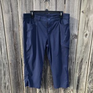 Eddie Bauer Navy Blue Capri Pants